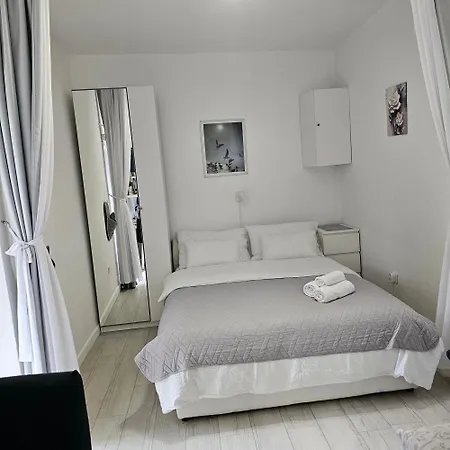 Apartment Veky 3 *