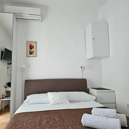 Veky 3 Apartment