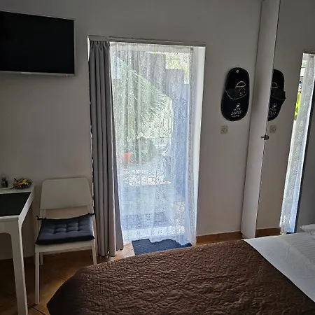Apartment Veky 3 *