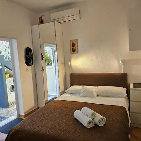 Veky 3 Apartment Split