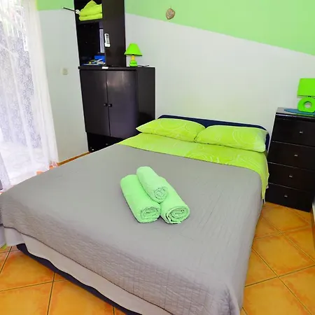 Veky 3 Apartman *